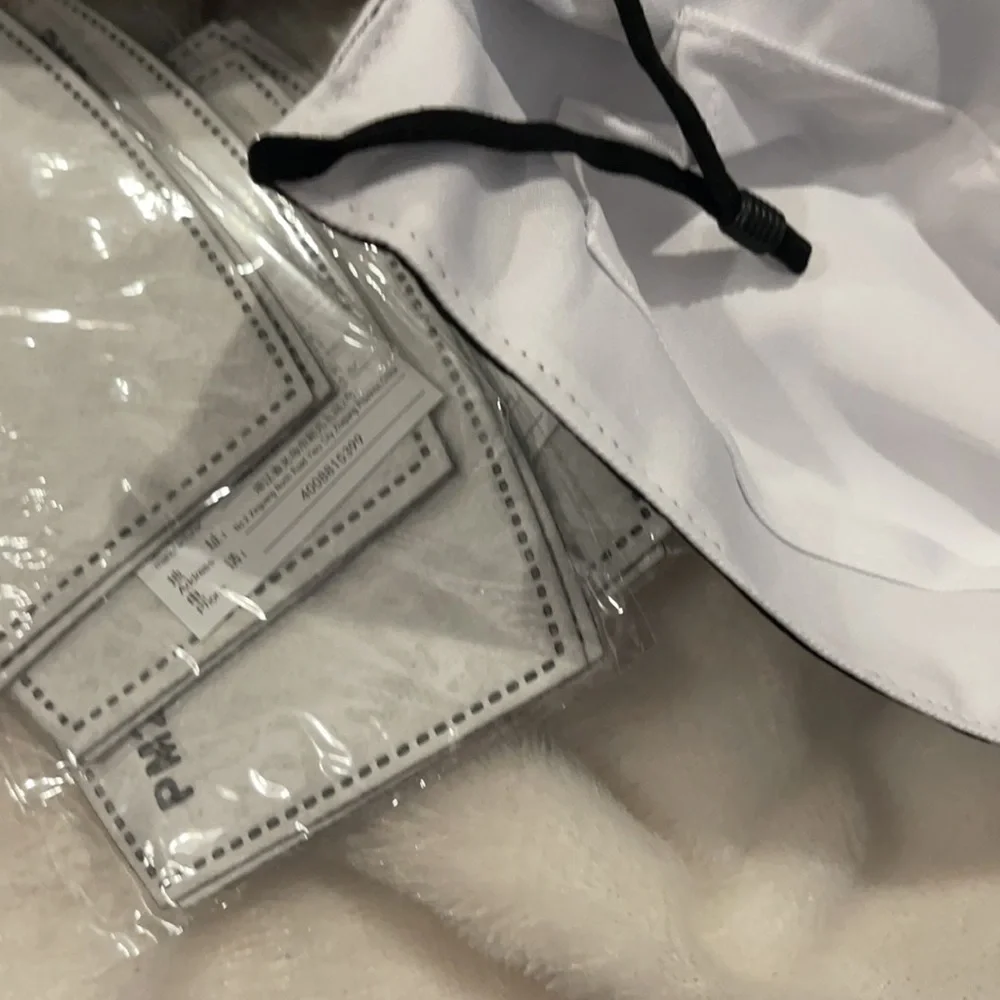 New set/4 mouth face masks